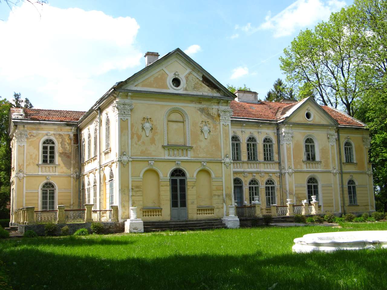 Дворецът Фредро в Бенкова Вишня онлайн пъзел