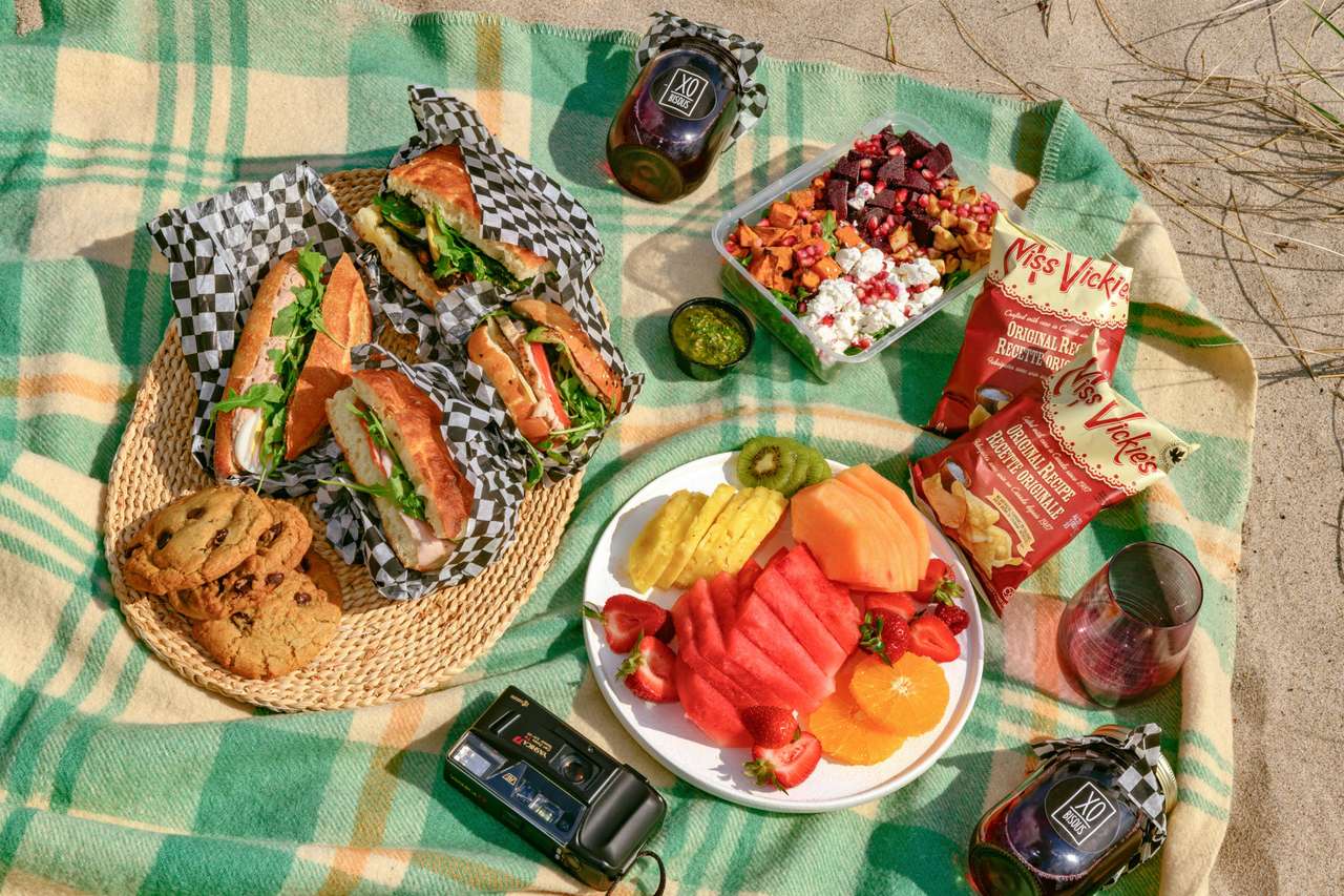 Piknik a tengerparton online puzzle