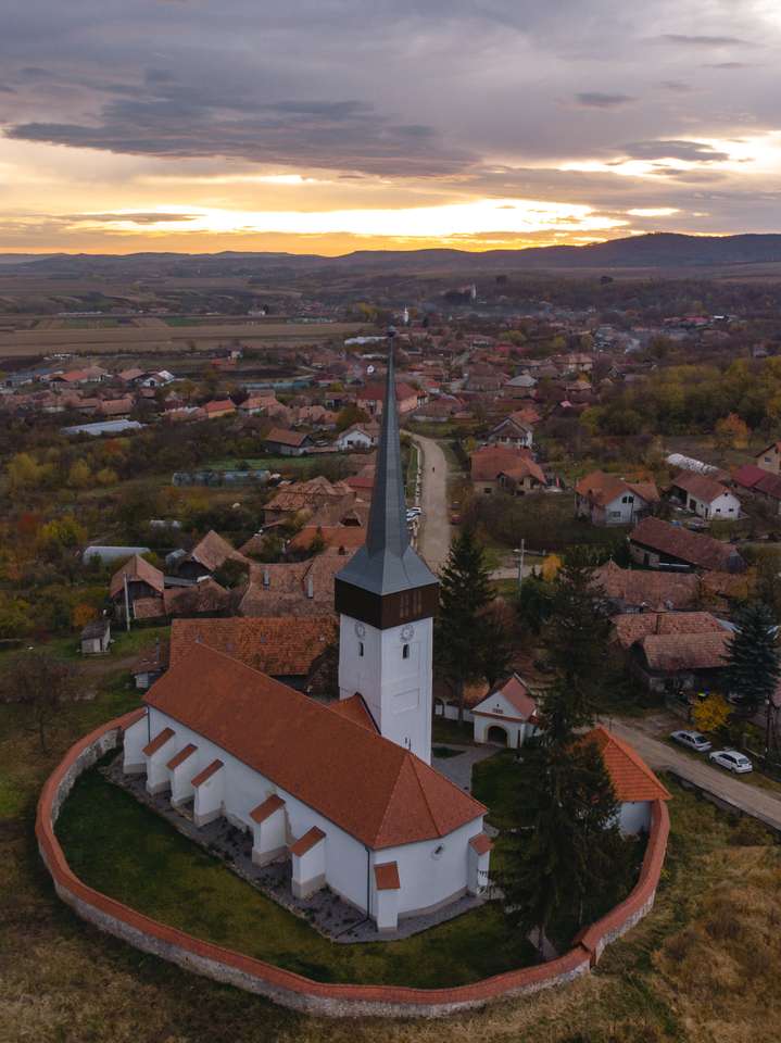 Église unitaire de Badeni puzzle en ligne