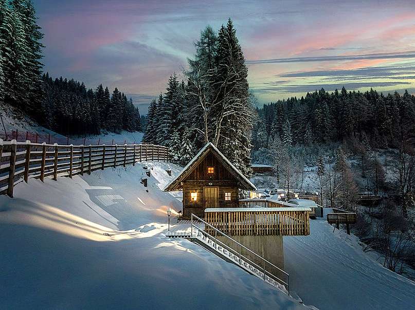Приказен зимен пейзаж онлайн пъзел