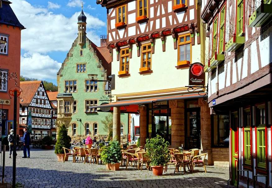 Тихое утро в городе (Тюрингия, Германия) онлайн-пазл