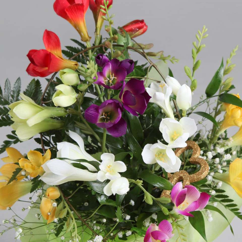フリージアの花束 ジグソーパズルオンライン