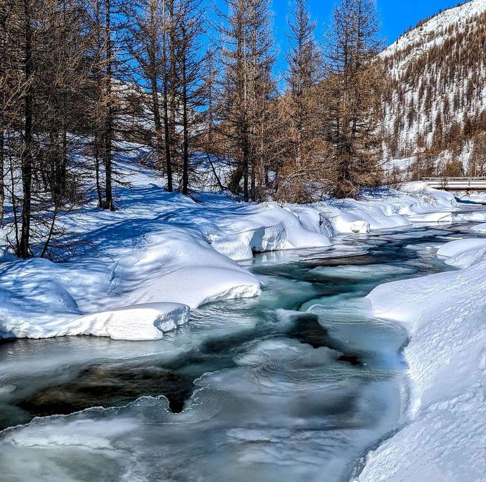 Rivière glacée puzzle en ligne