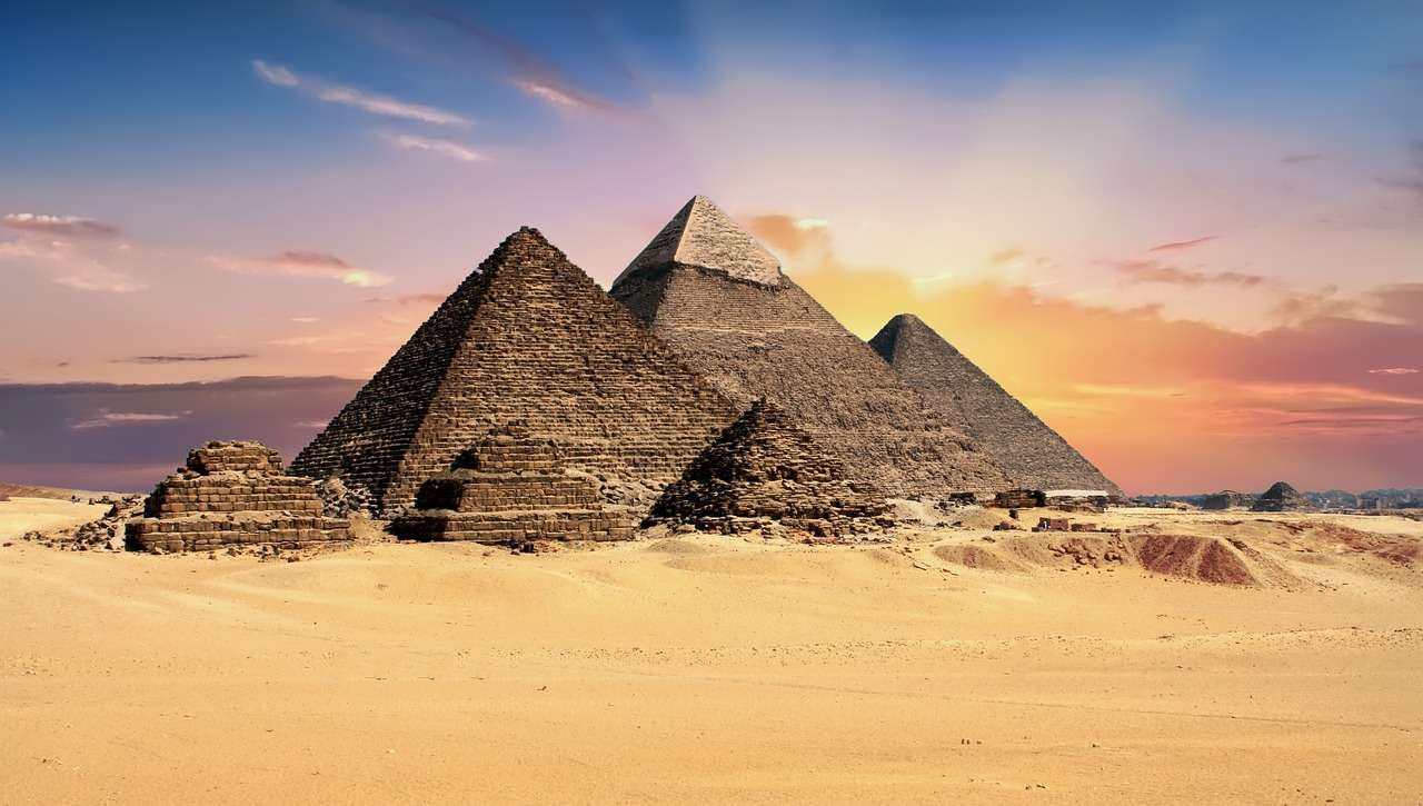 Piramidele din Egipt jigsaw puzzle online