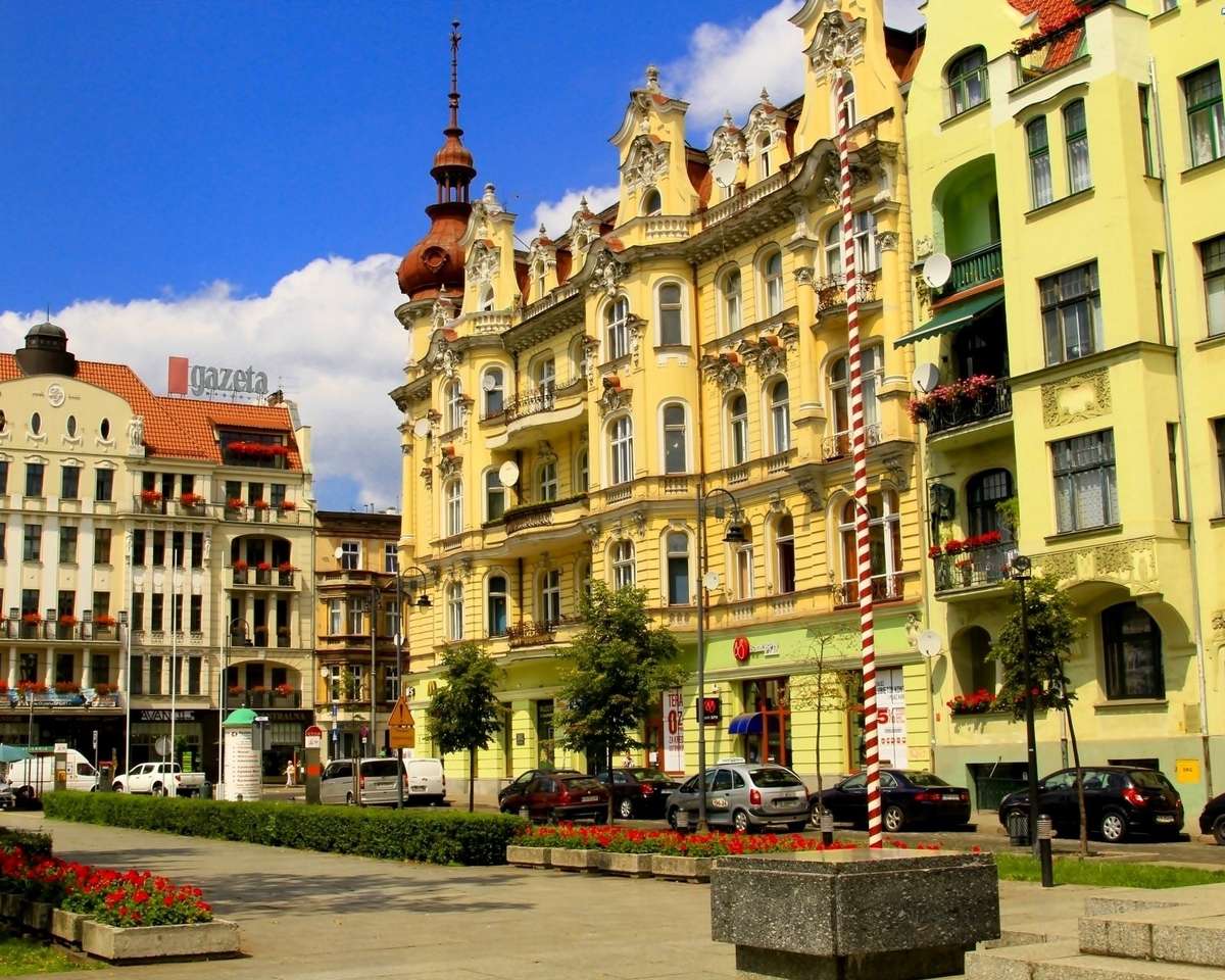 Улица с многоквартирными домами в Быдгоще пазл онлайн