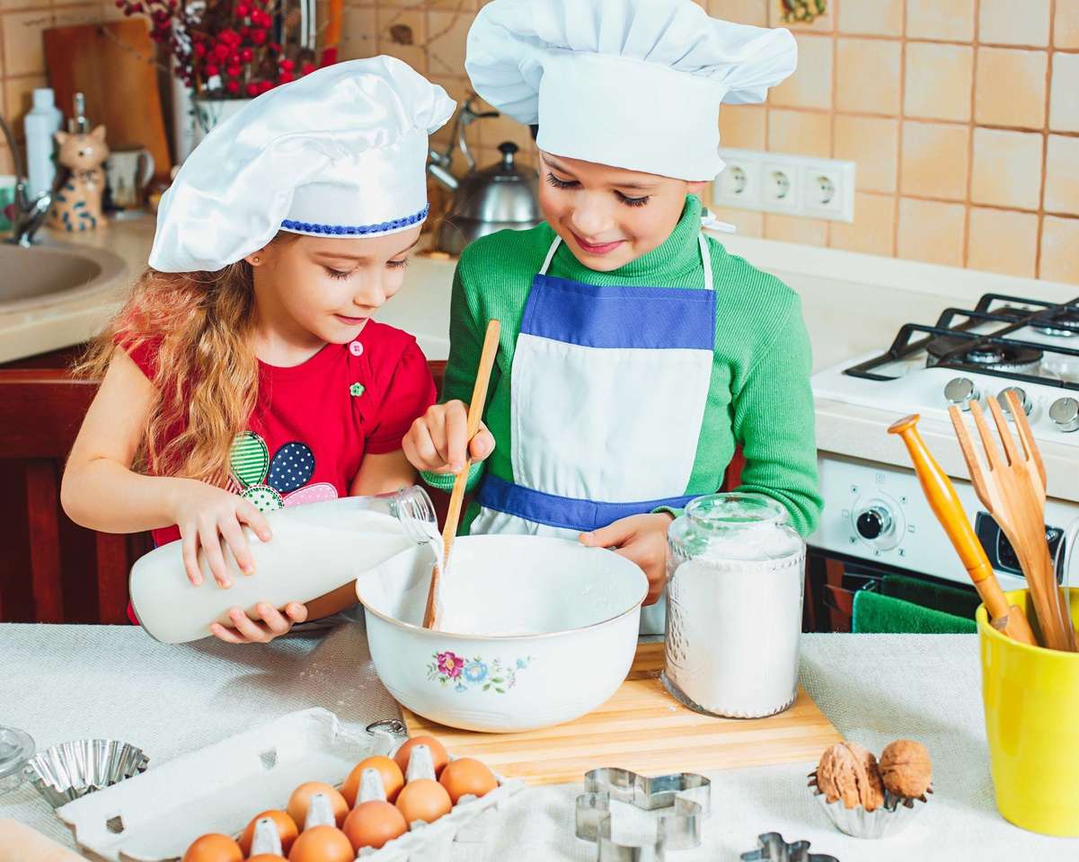 Τα παιδιά στην κουζίνα παζλ online
