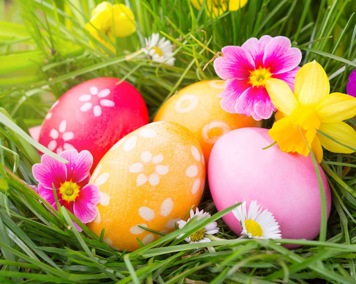 Великденски яйца на тревата онлайн пъзел