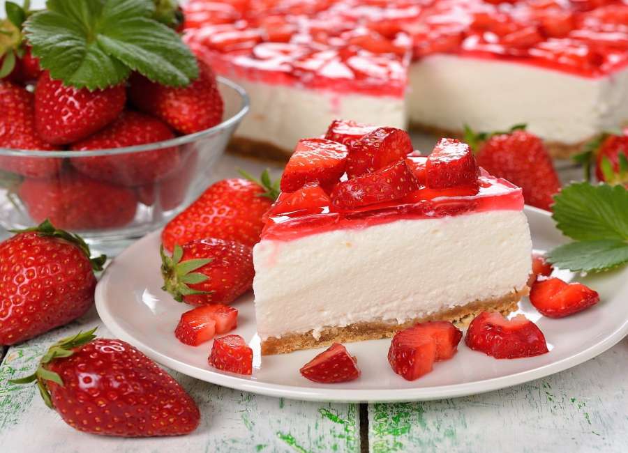 Cheesecake rece cu căpșuni puzzle online