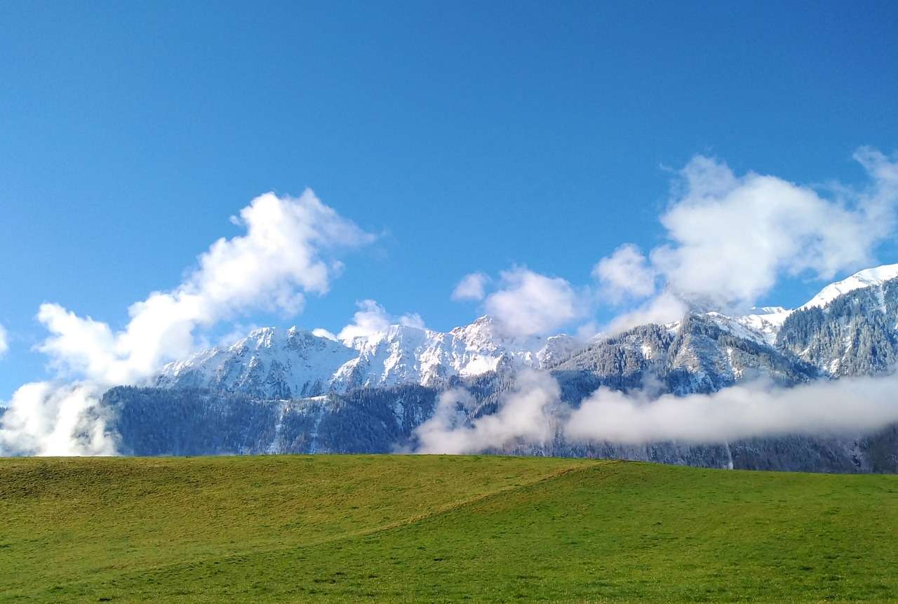 Montanhas Nuvens quebra-cabeças online