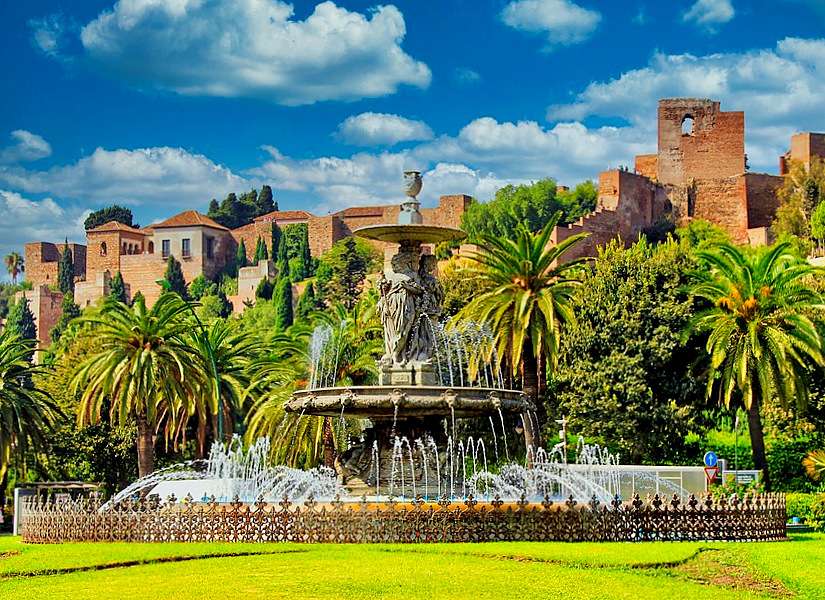 Der maurische Brunnen am Fuße der Festung von Malaga Puzzlespiel online