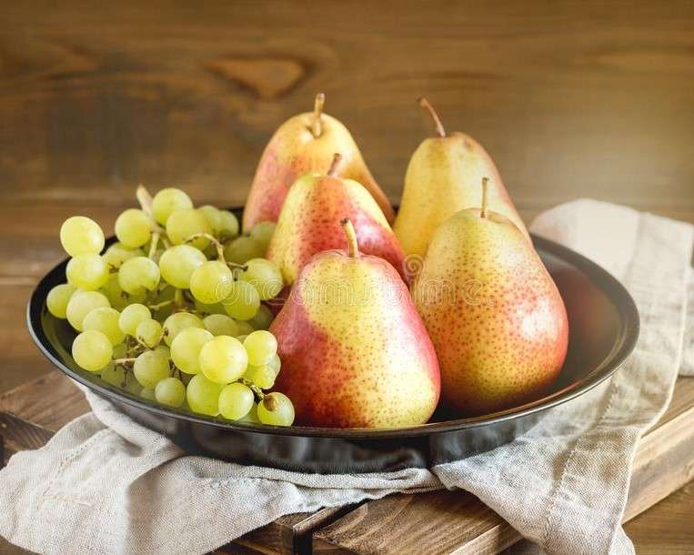 Pears and grapes on a plate jigsaw puzzle online