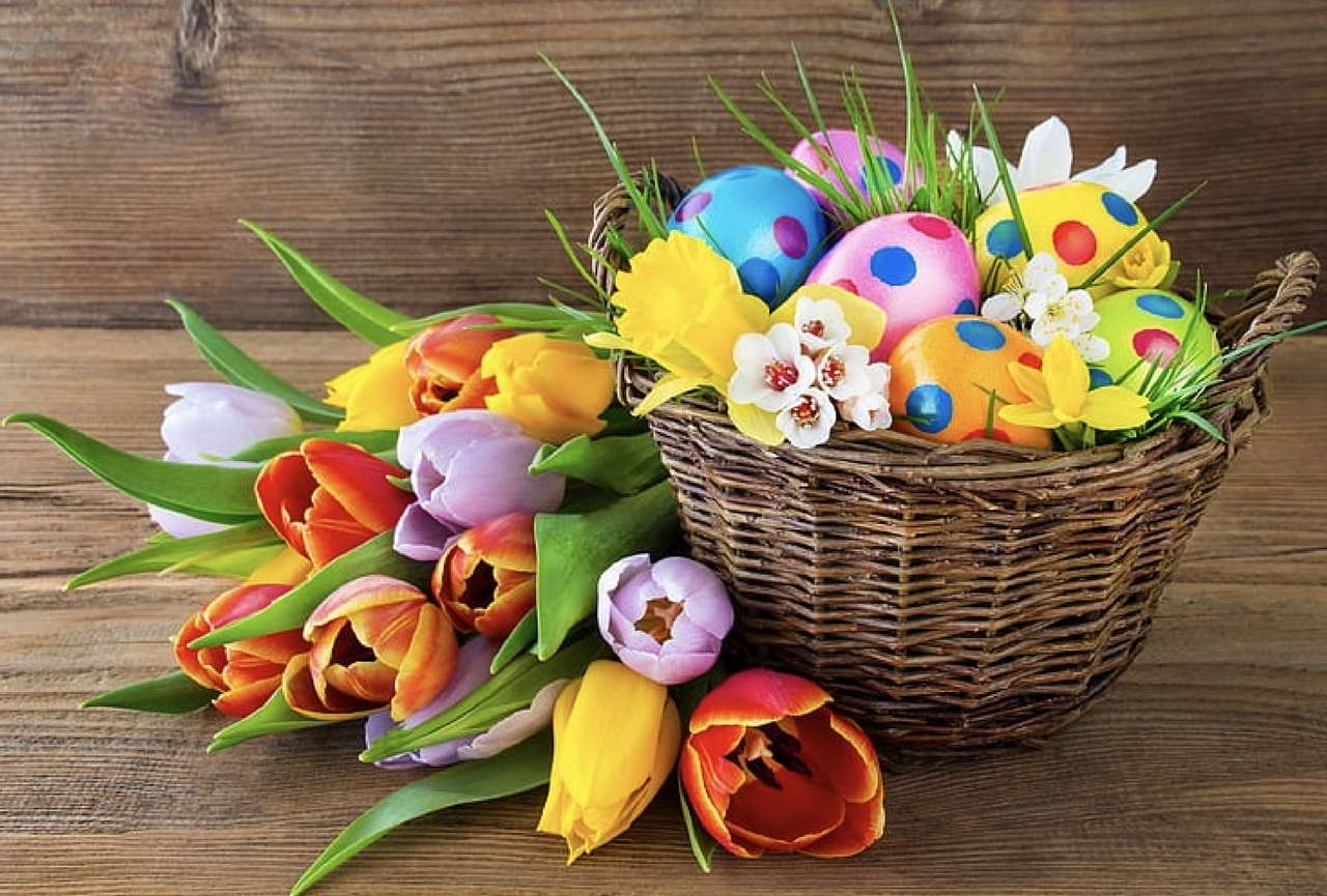 Encantadores tulipanes del color de los huevos de Pascua, o viceversa rompecabezas en línea