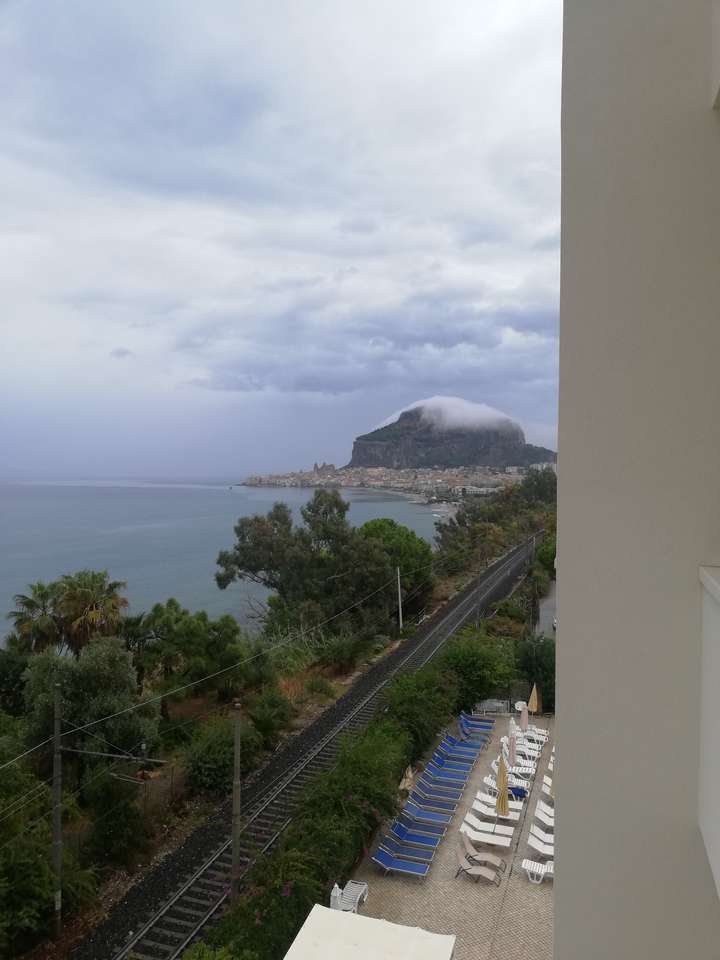 Het uitzicht vanaf het balkon online puzzel