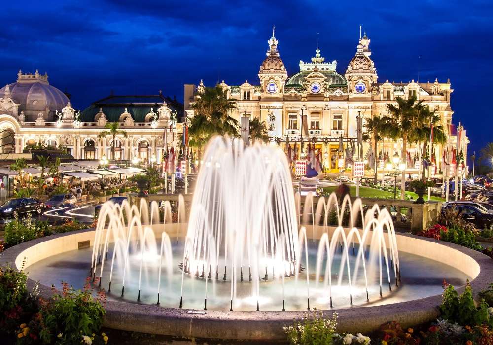 Monaco-Casino and a beautiful musical fountain jigsaw puzzle online