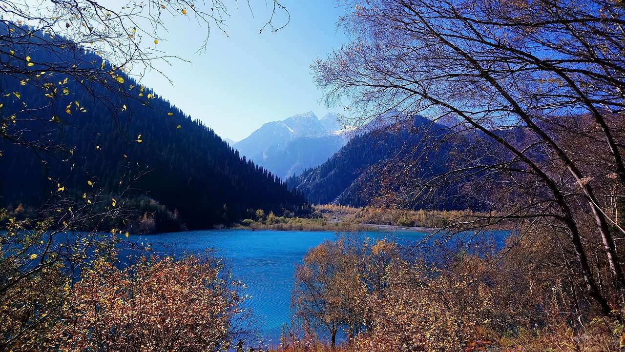 lago montañas otoño naturaleza rompecabezas en línea