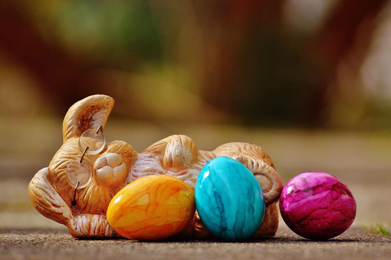 Coniglietto con uova di Pasqua puzzle online