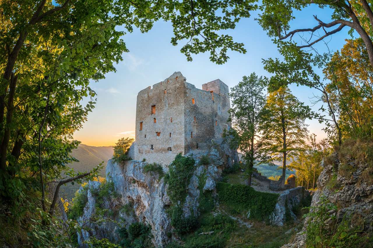 Ερείπια κάστρου παζλ online