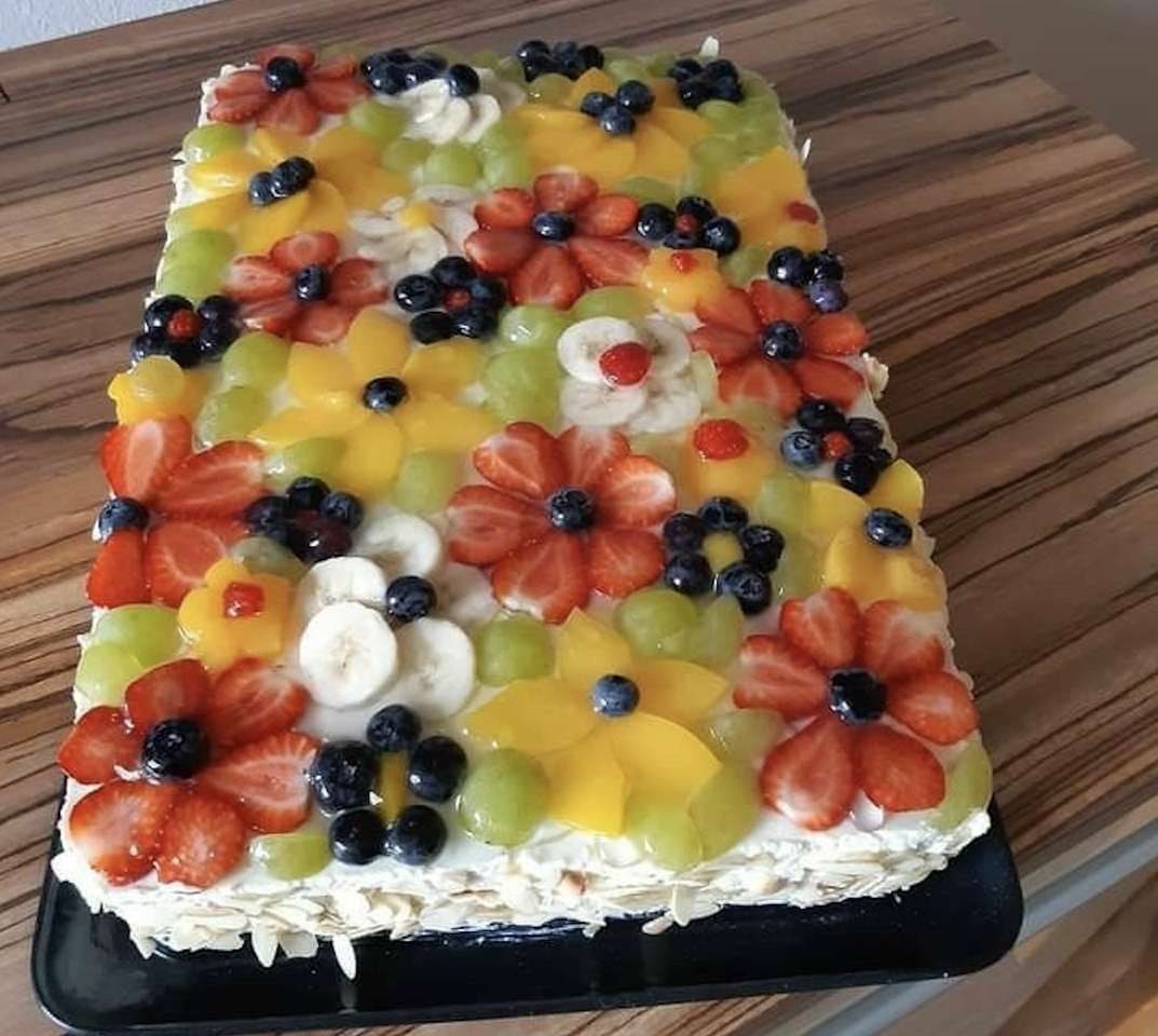 Ідеальний смачний пиріг на Великдень онлайн пазл
