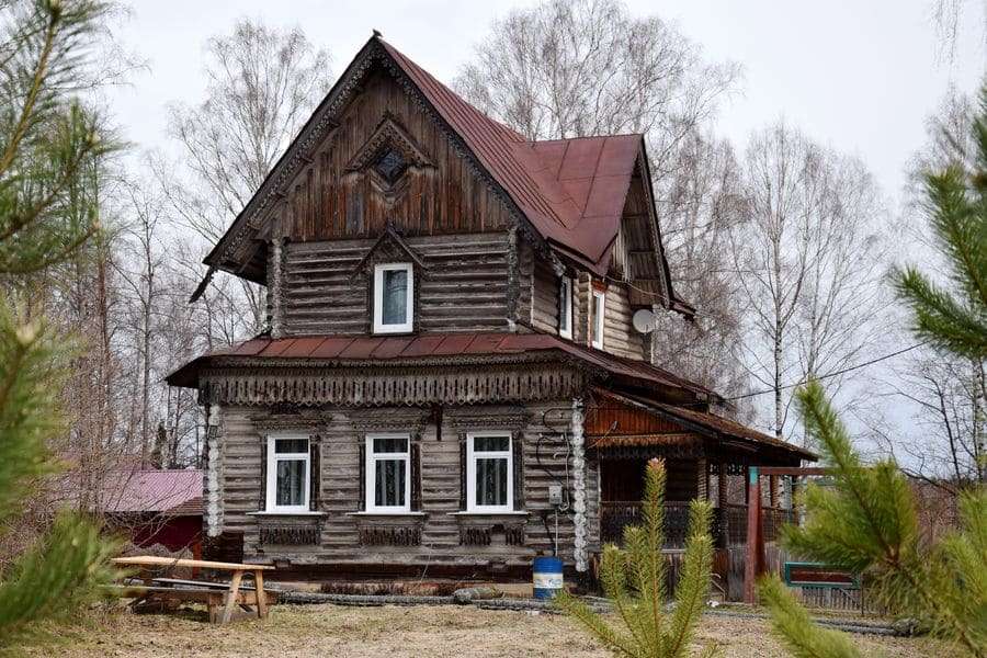Una vieja casa de madera rompecabezas en línea