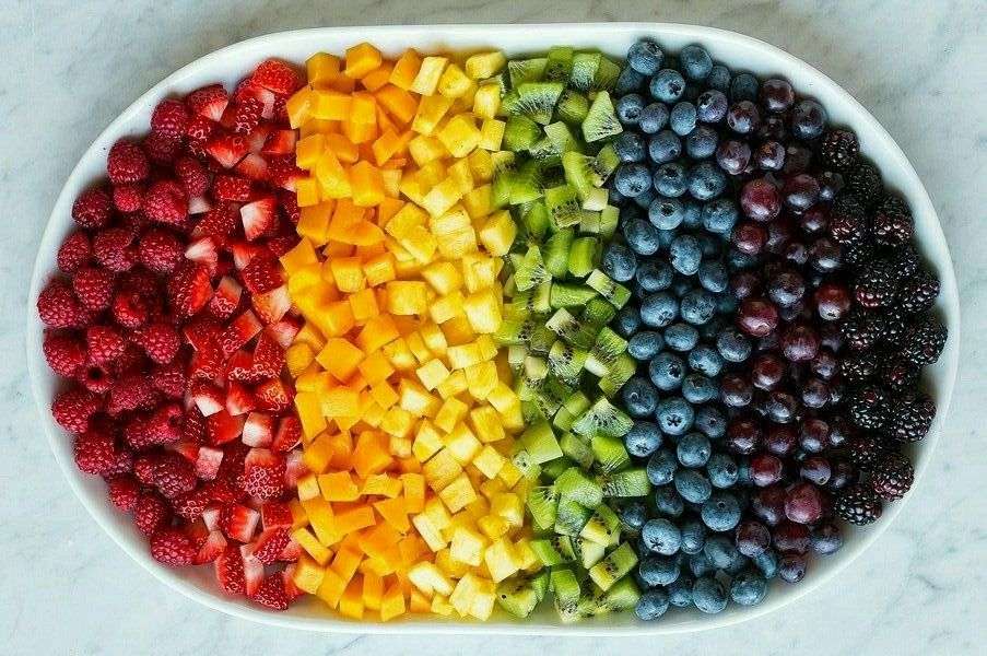Set de fructe perfect pentru masa de Paste jigsaw puzzle online
