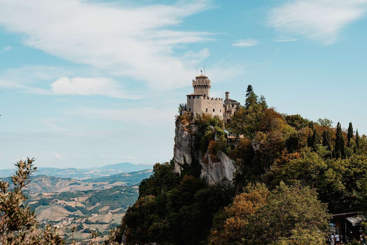 Замъкът Сан Марино онлайн пъзел
