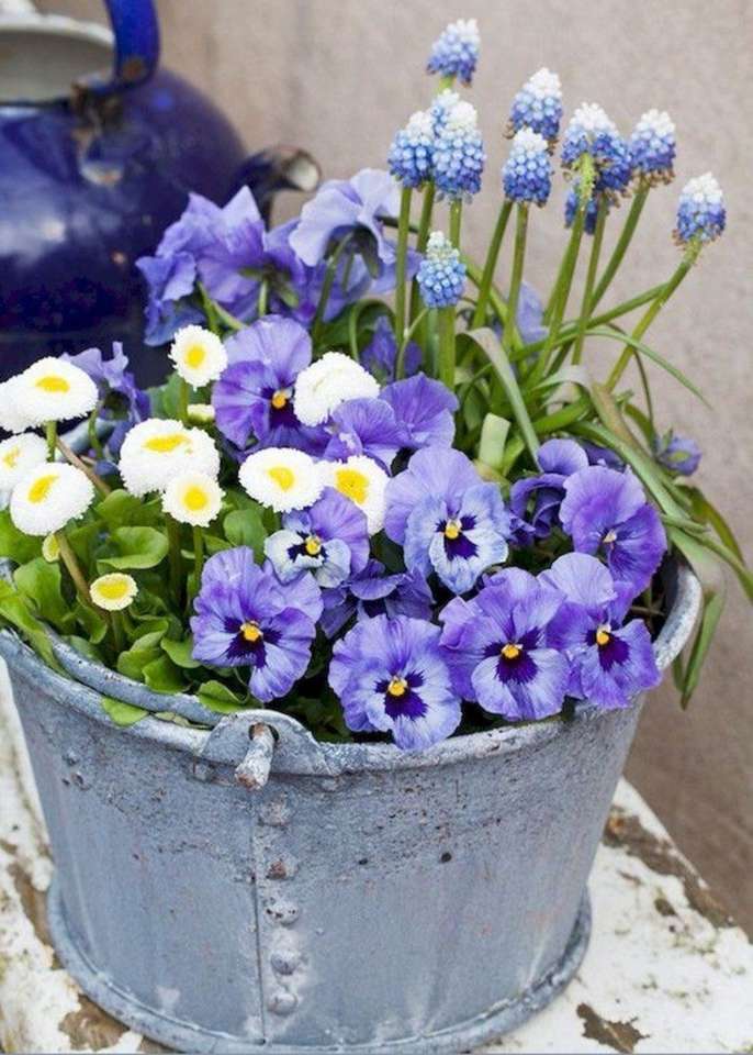 Kék virágok kirakós online