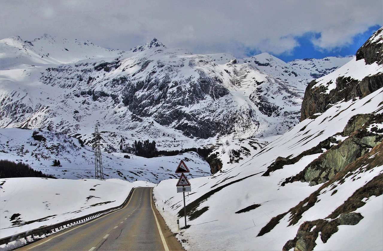 Montanhas Alpes suíços quebra-cabeças online