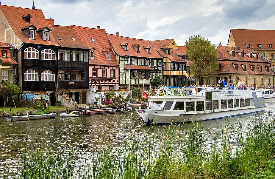 Båttur på floden Regnitz (Bamberg, Tyskland) Pussel online