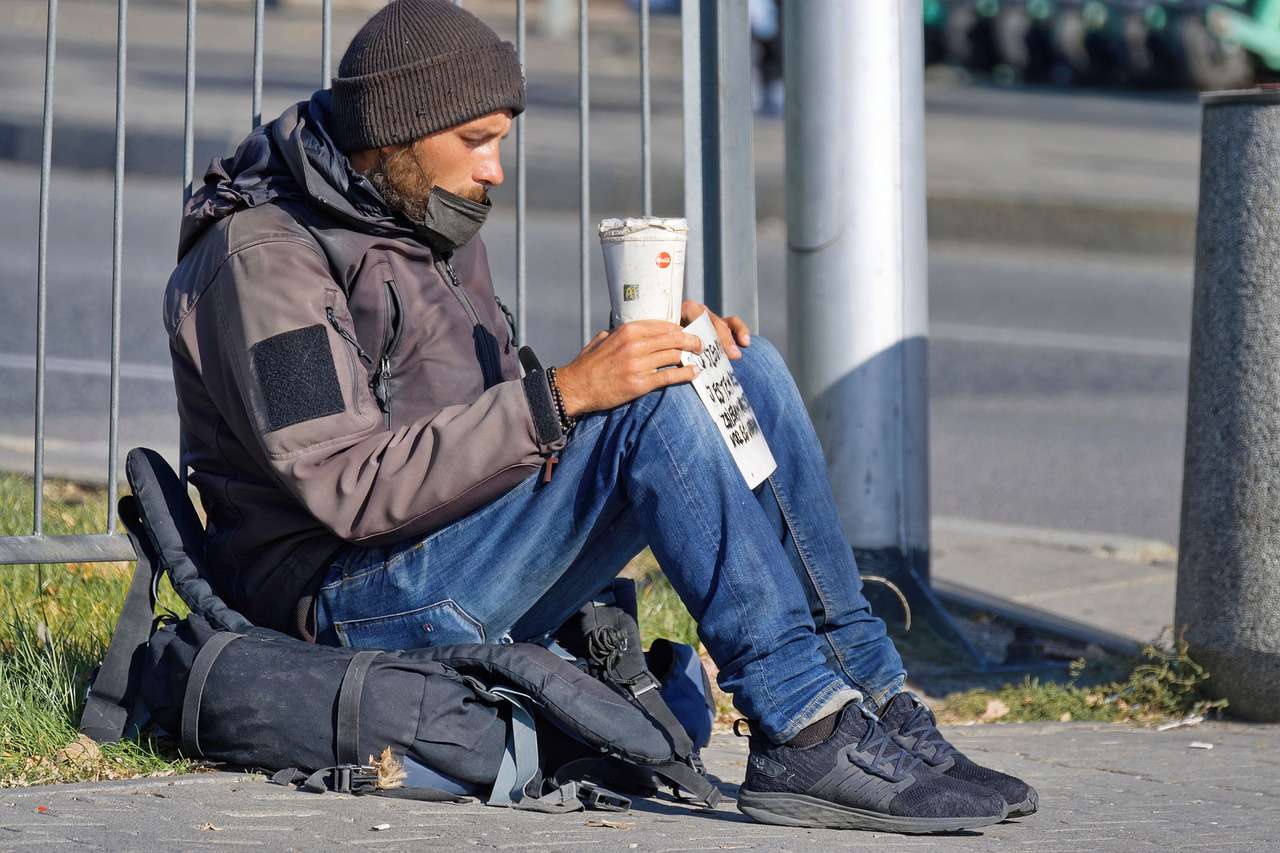 Людина бездомний пазл онлайн