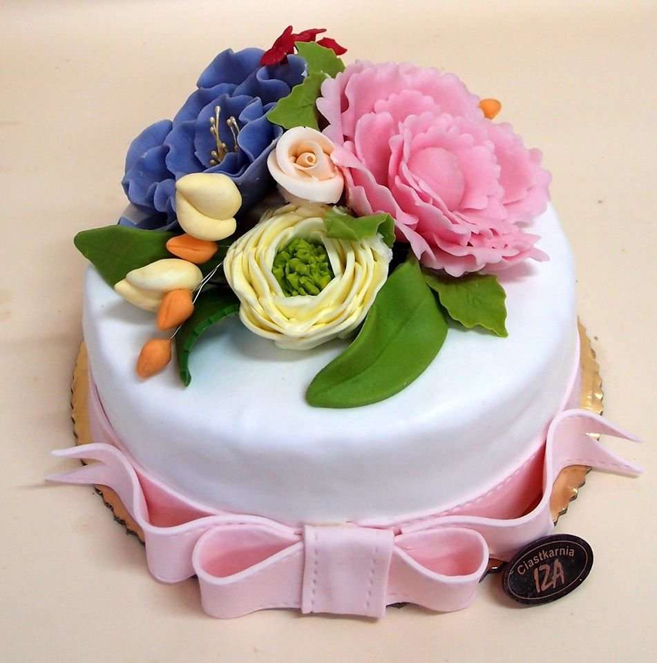 Торт с цветами онлайн-пазл