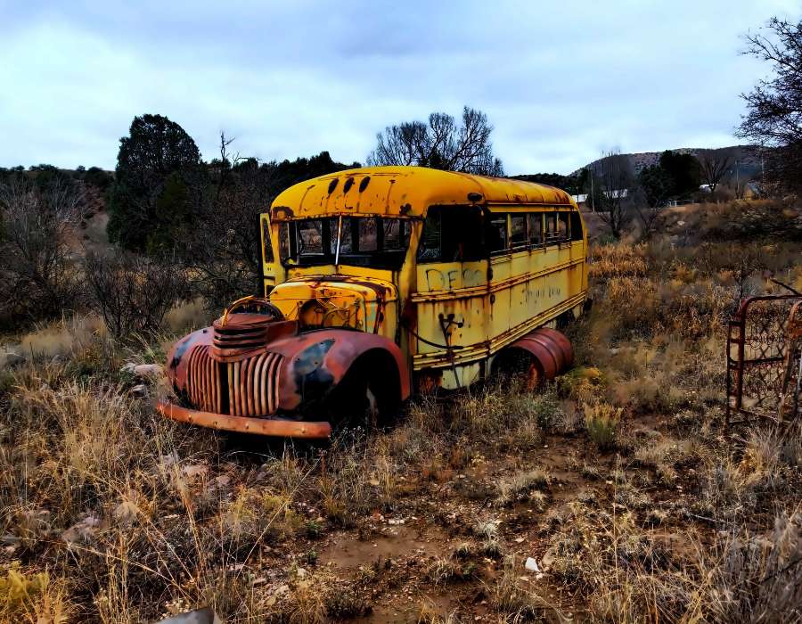 Vzpomínka na školní autobus z minulosti skládačky online