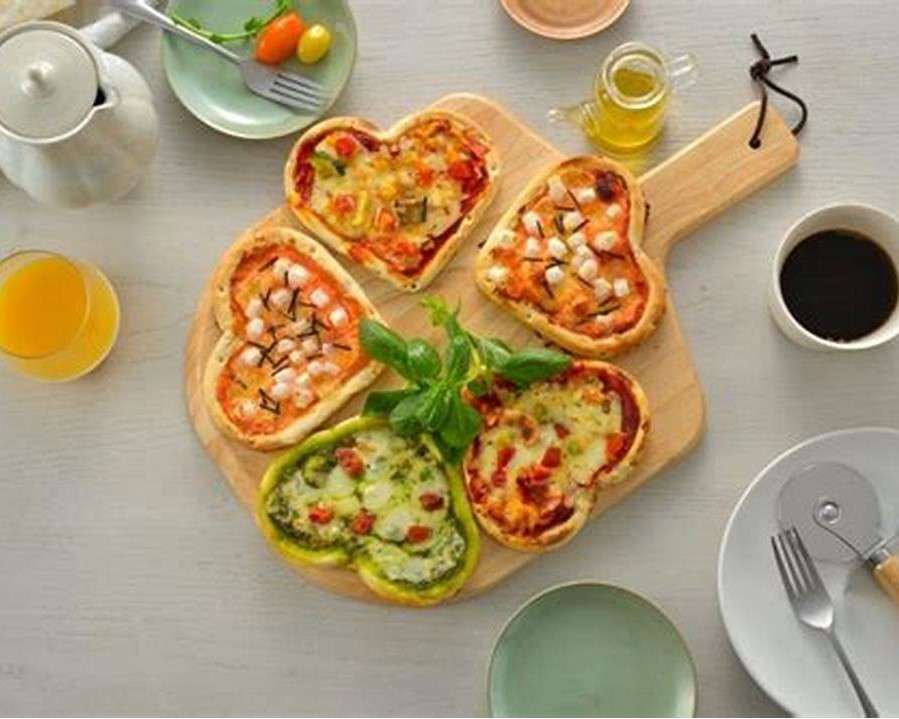 Pizza mici în formă de inimă jigsaw puzzle online