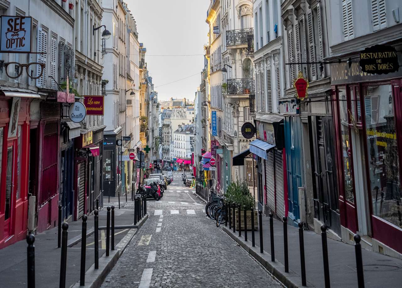 Rue des Martyrs in Montmartre, Paris Puzzlespiel online