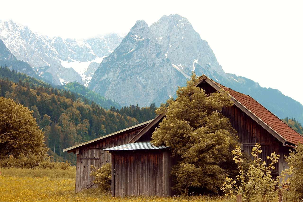 A cabin in the mountains jigsaw puzzle online