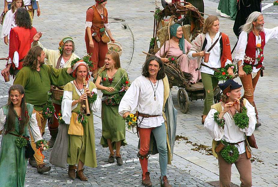 Средневековый свадебный парад в Ландсхуте онлайн-пазл
