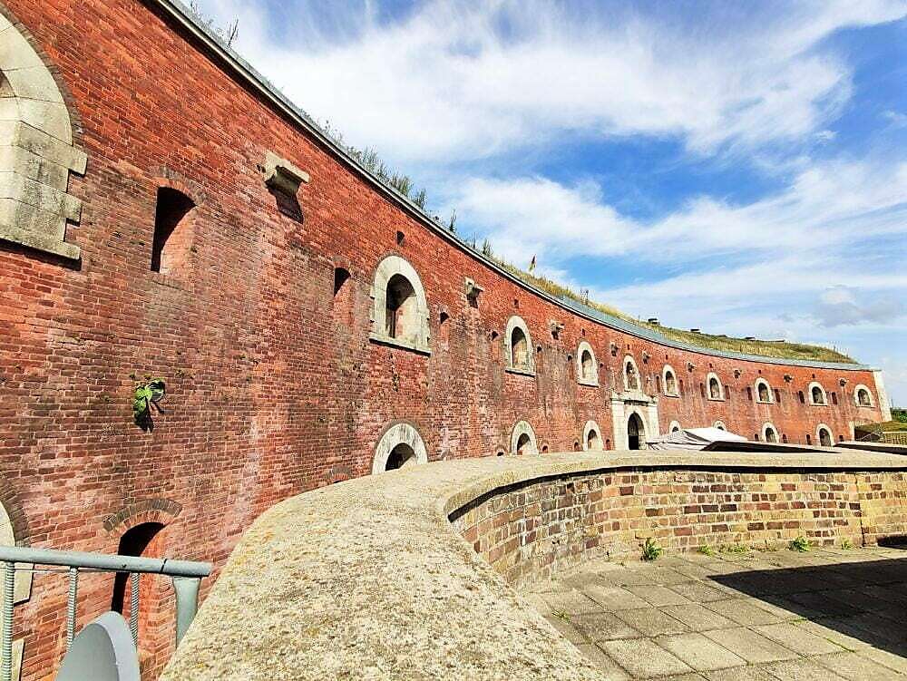 Muralla de la fortaleza de Zamosc en Polonia rompecabezas en línea
