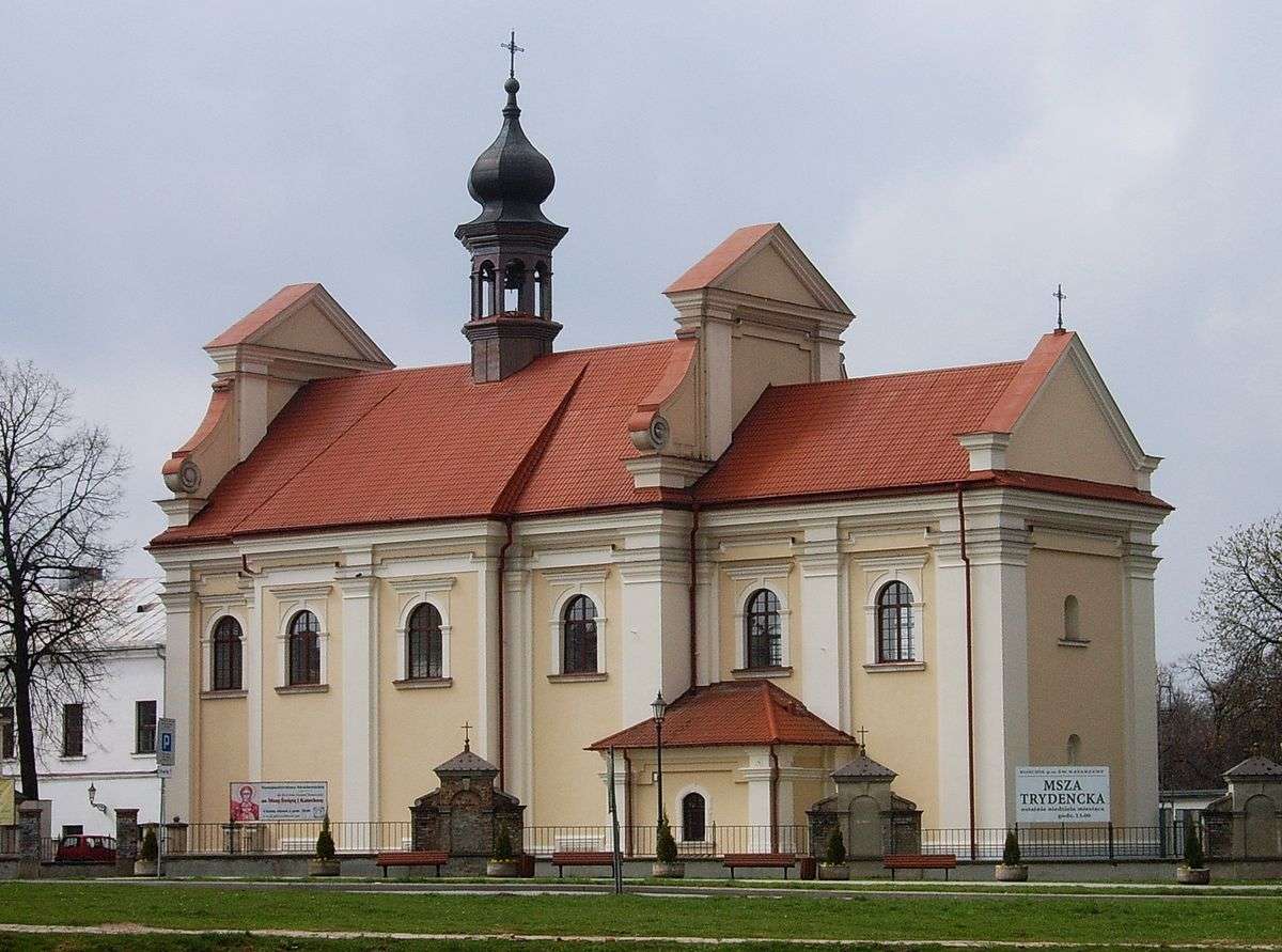 Църква в Замошч в Полша онлайн пъзел