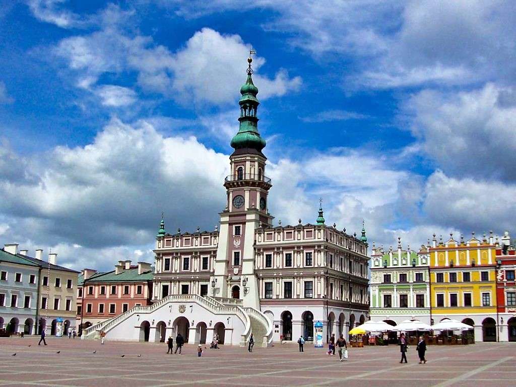 City center of Zamosc in Poland online puzzle