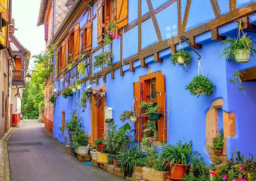 Sagaarkitektur på vinvägen i Alsace Pussel online