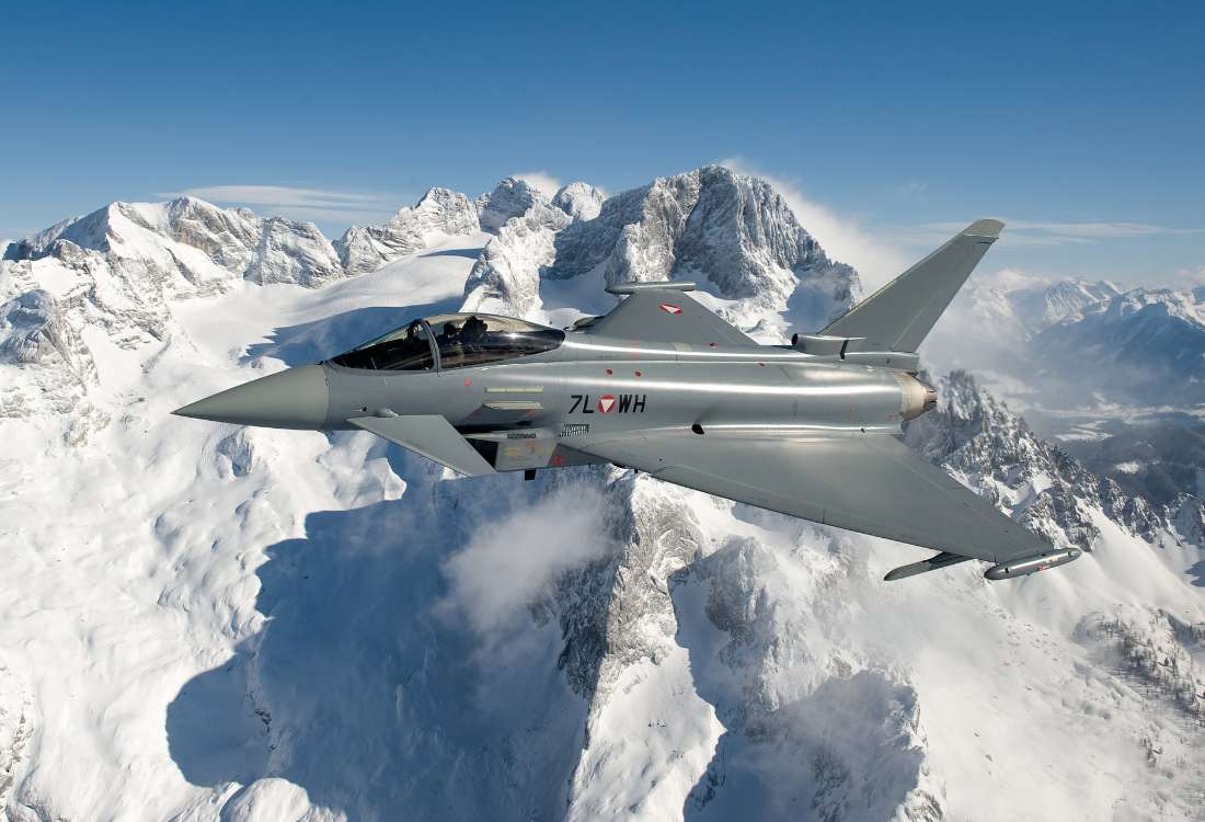 Eurofighter Typhoon under extrema förhållanden pussel på nätet