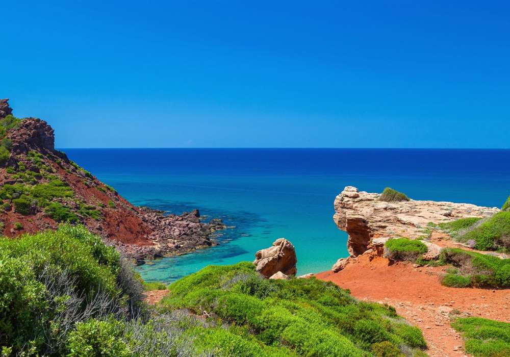 Кала Пилар - красив скалист плаж в залив онлайн пъзел