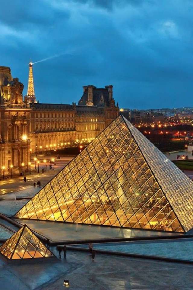 Музей Лувр і скляна піраміда онлайн пазл