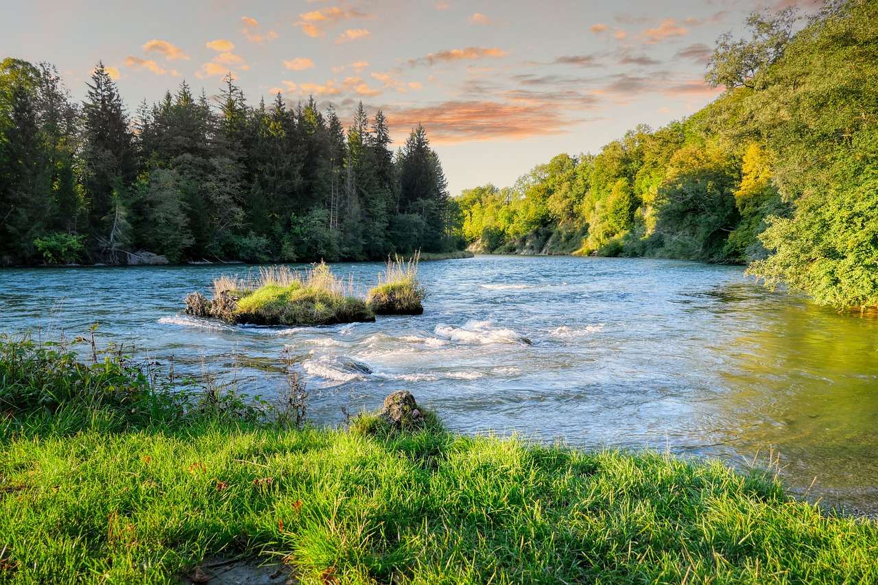 Dämmerung am Flussufer Online-Puzzle