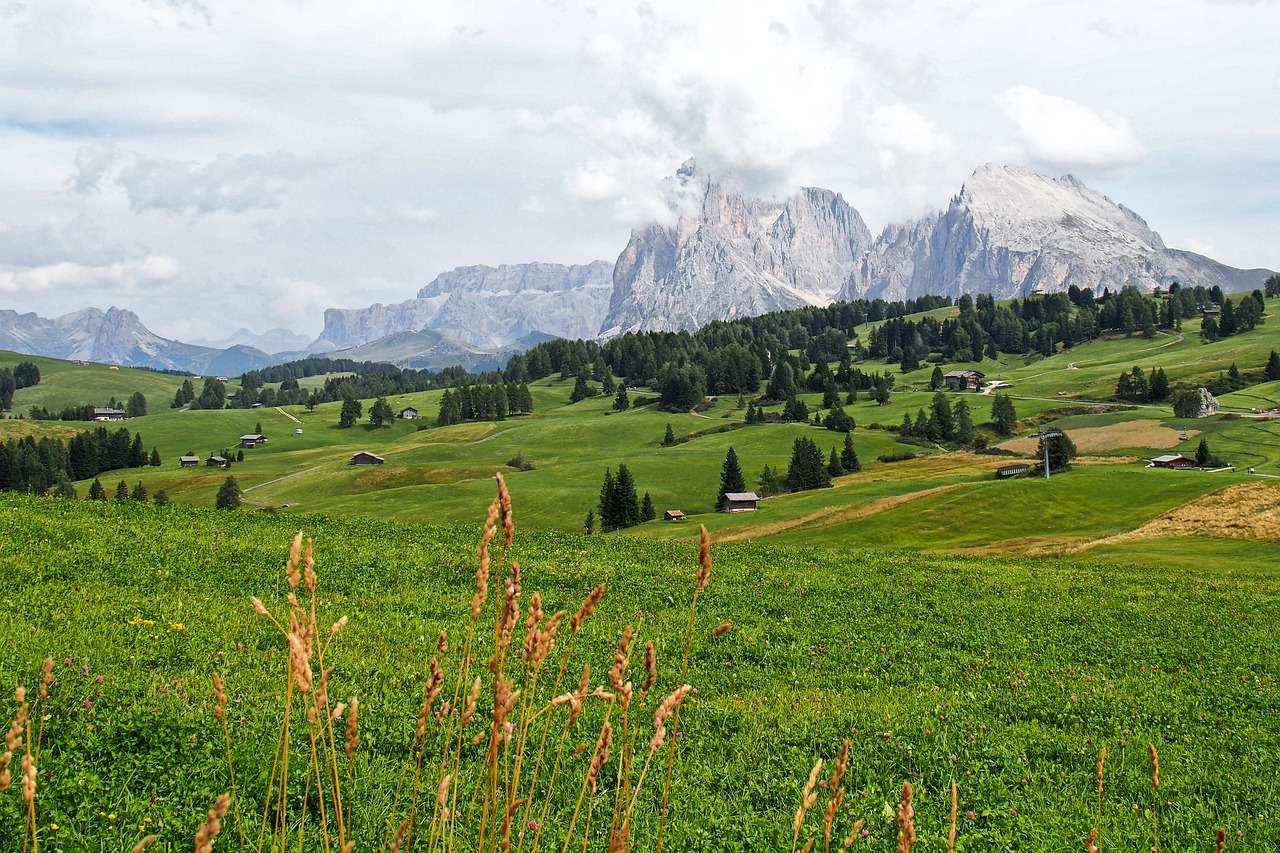 Montanhas Dolomitas Tirol do Sul quebra-cabeças online