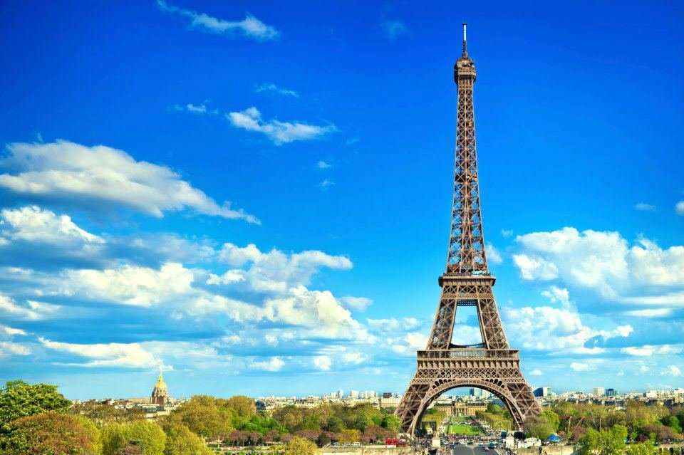 Eiffelova věž skládačky online