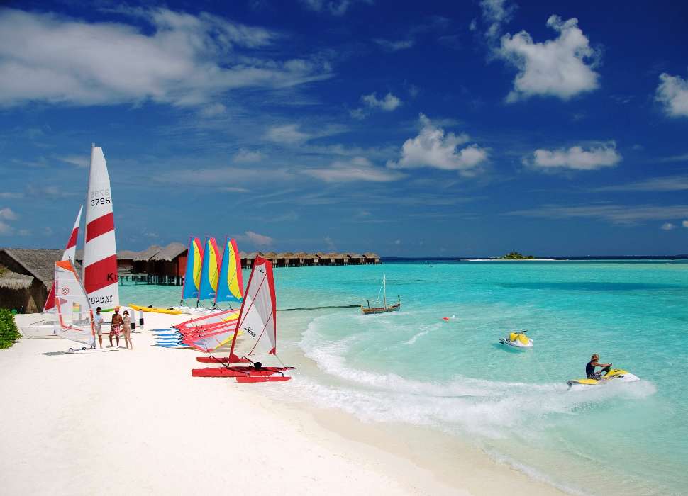 Пляжні атракціони на Мальвідах онлайн пазл