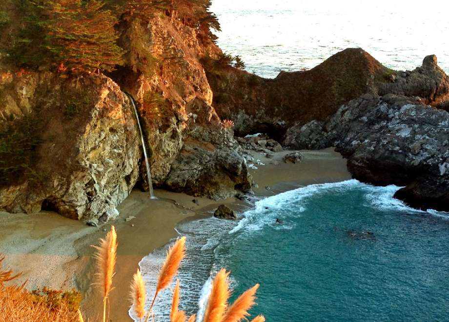McWay Falls -McWay Falls jigsaw puzzle online