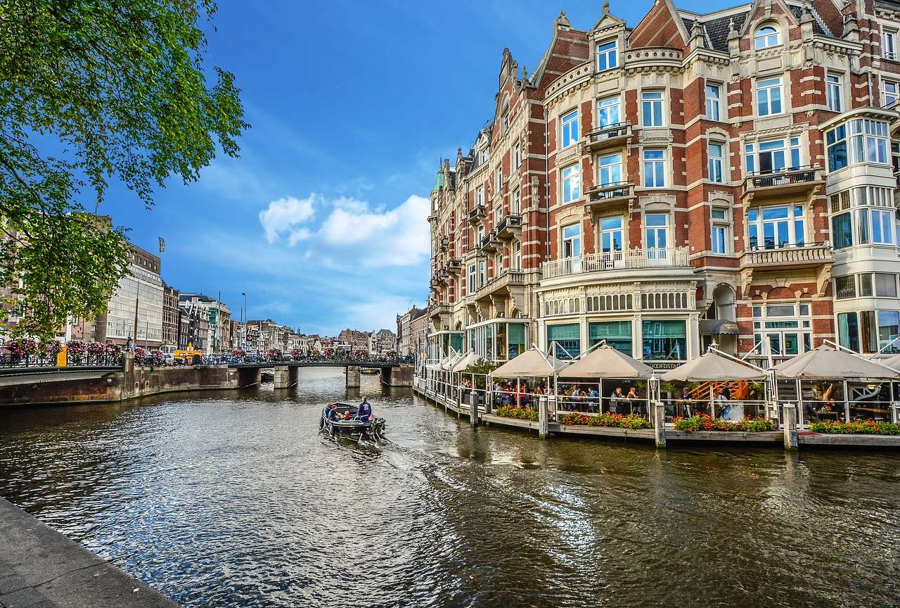 Canalul Amsterdam jigsaw puzzle online