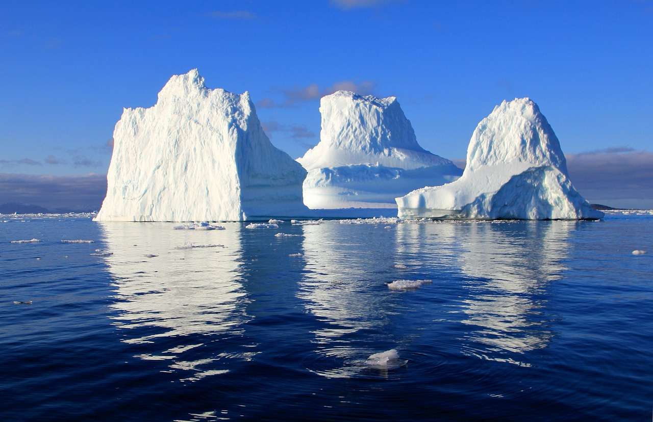 Айсбергово водно море онлайн пъзел