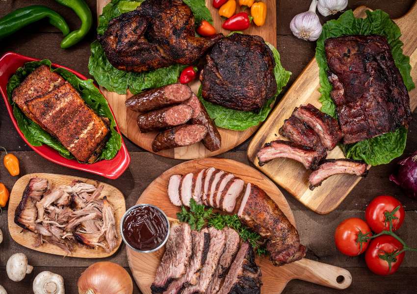 Копченые мясные деликатесы, рай для гурманов пазл онлайн